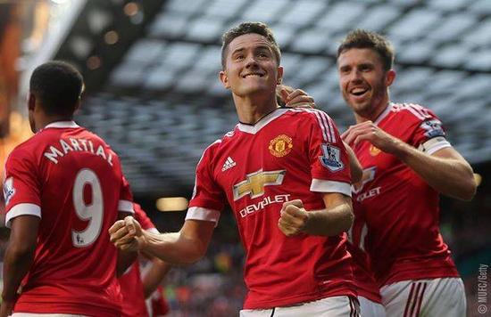 使得他在比 使得他在比